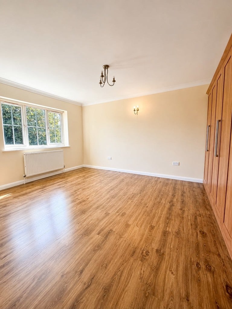 Flat Cippenham Lane in Slough