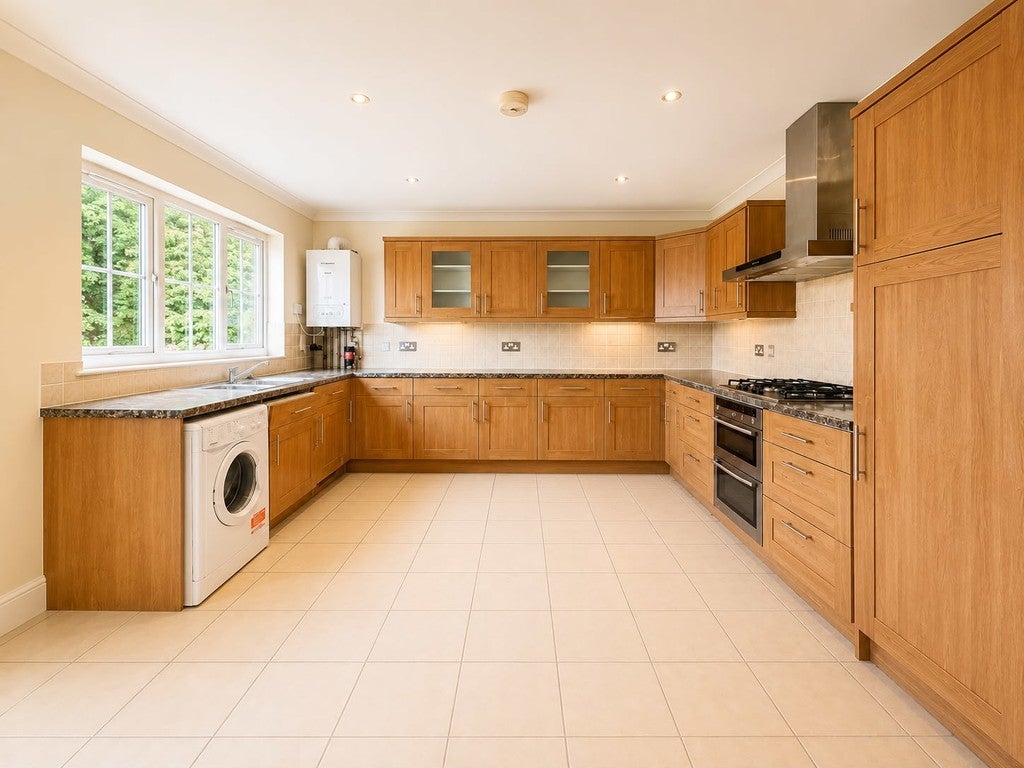 Flat Cippenham Lane in Slough