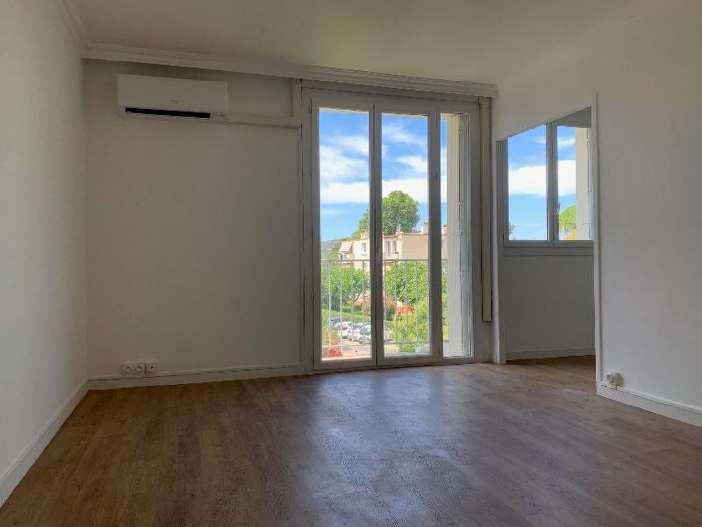 Flat P1 Bis Entrée in Marseille
