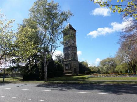 Flat Boathouse Field in Lichfield