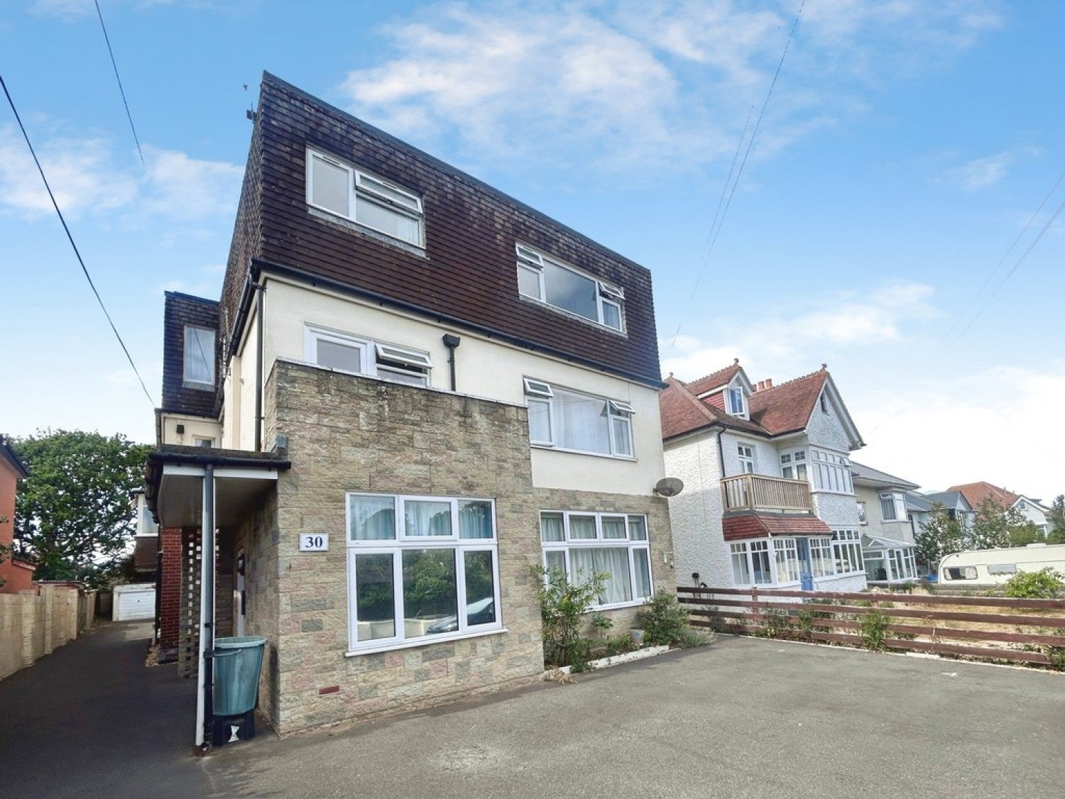 Flat Douglas Road in Bournemouth