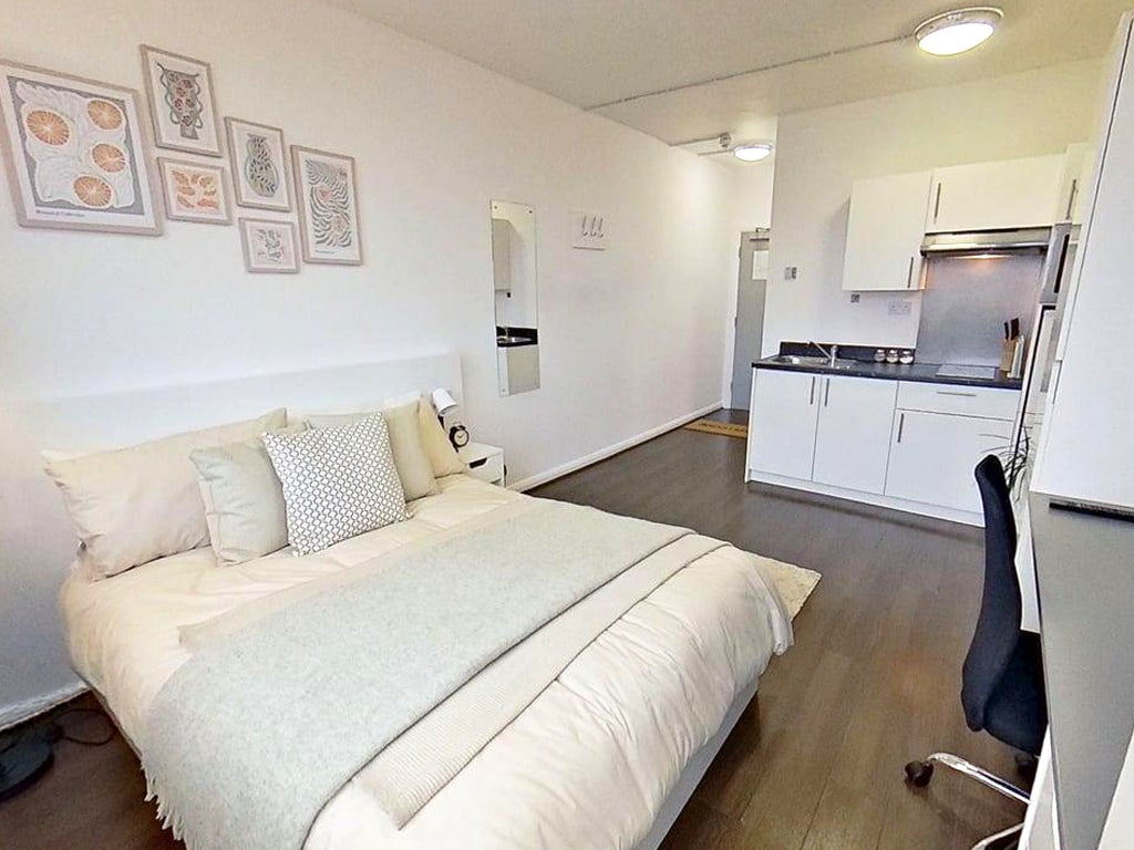Room Milton Street in Nottingham