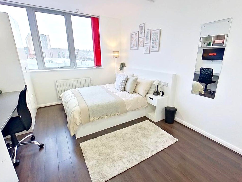 Room Milton Street in Nottingham
