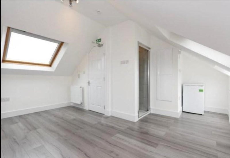 Room Langdale Road in Greater London