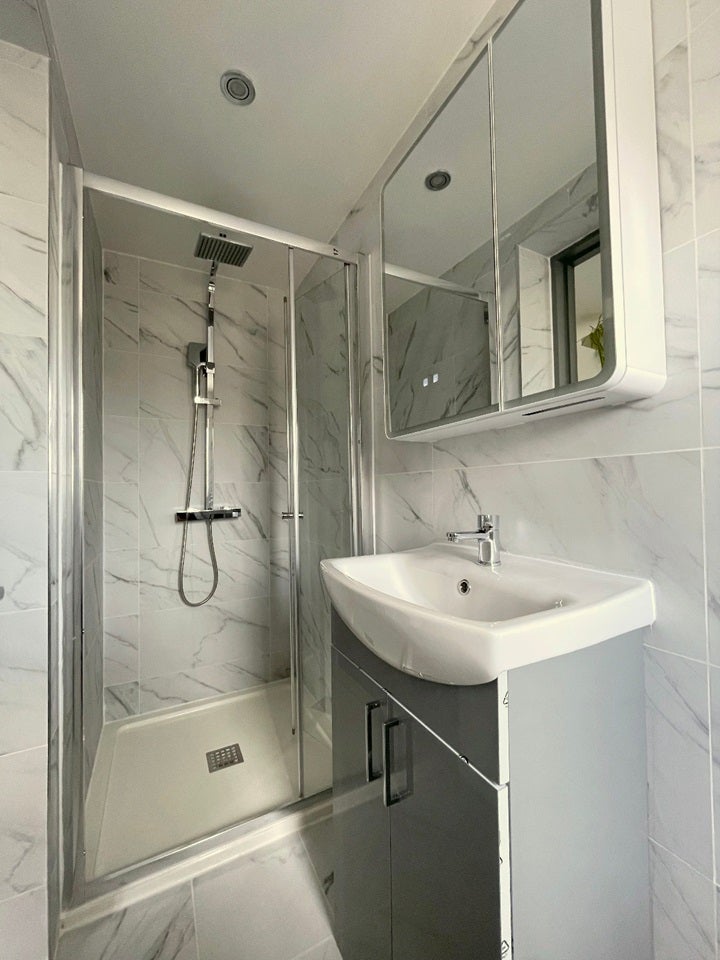 Room Stafford Road in Greater London