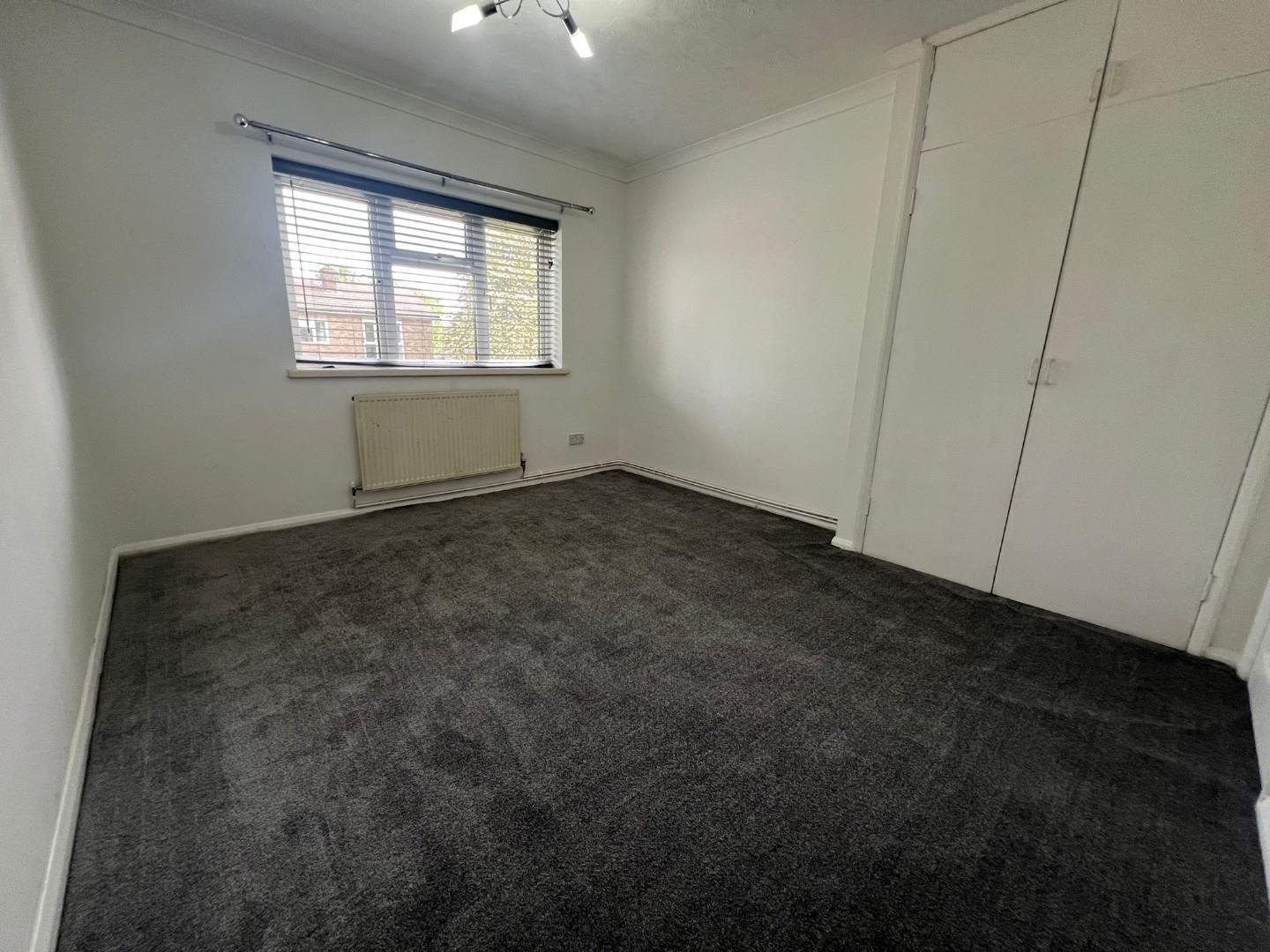 Flat Wollaston Road in Peterborough