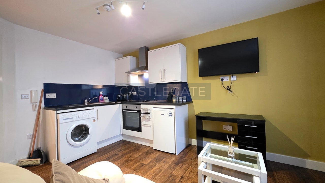 Flat New Street in Kirklees
