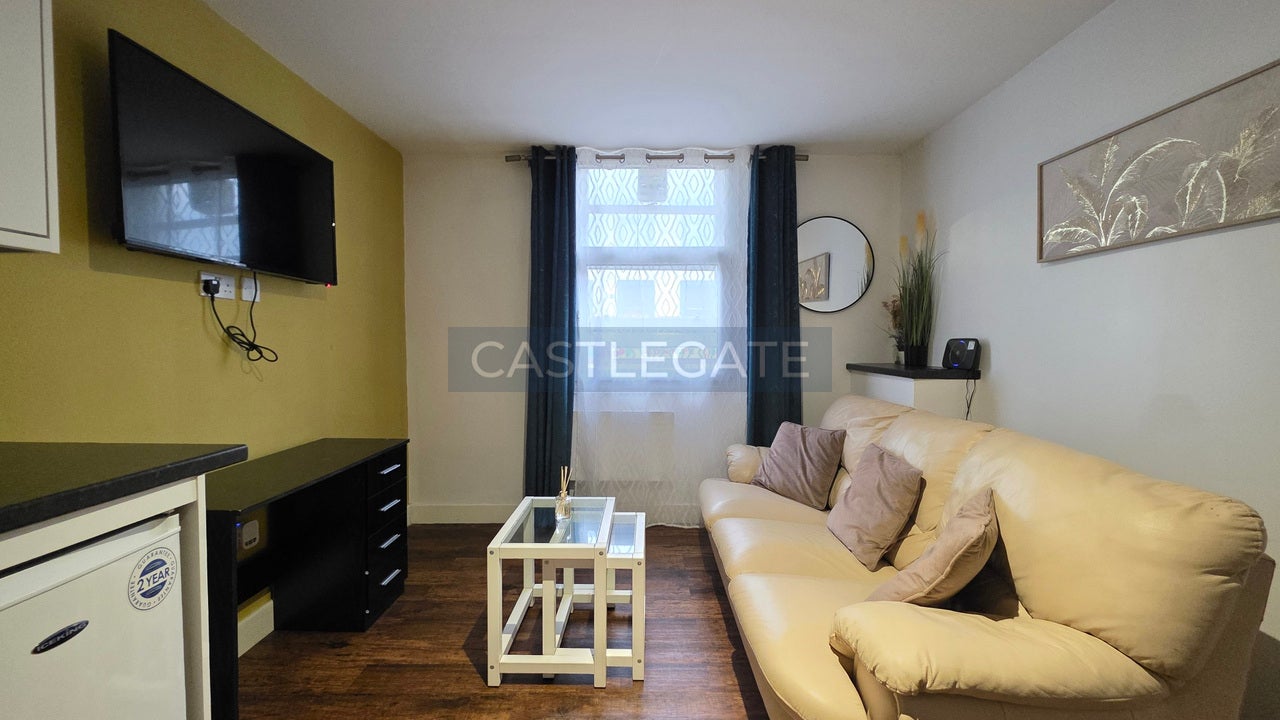 Flat New Street in Kirklees