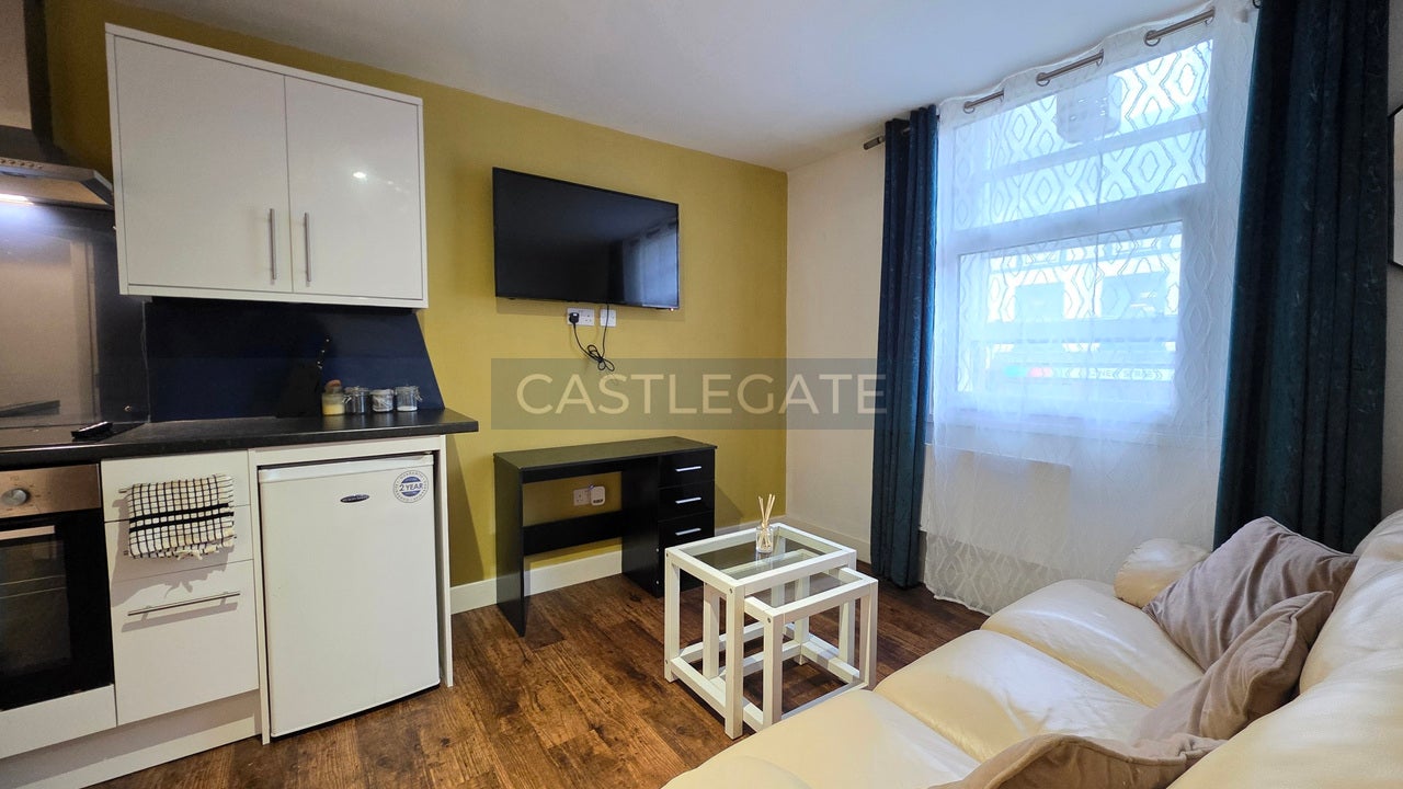 Flat New Street in Kirklees