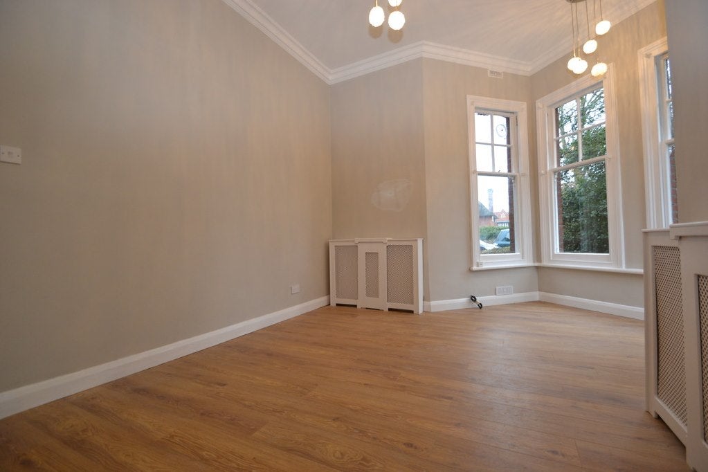 Flat Langley Avenue in Greater London