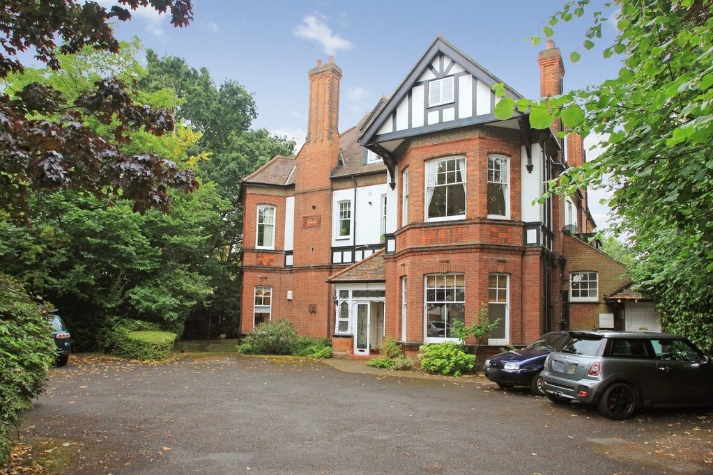 Flat Langley Avenue in Greater London