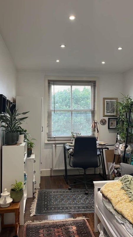 Room The Broadway in Greater London