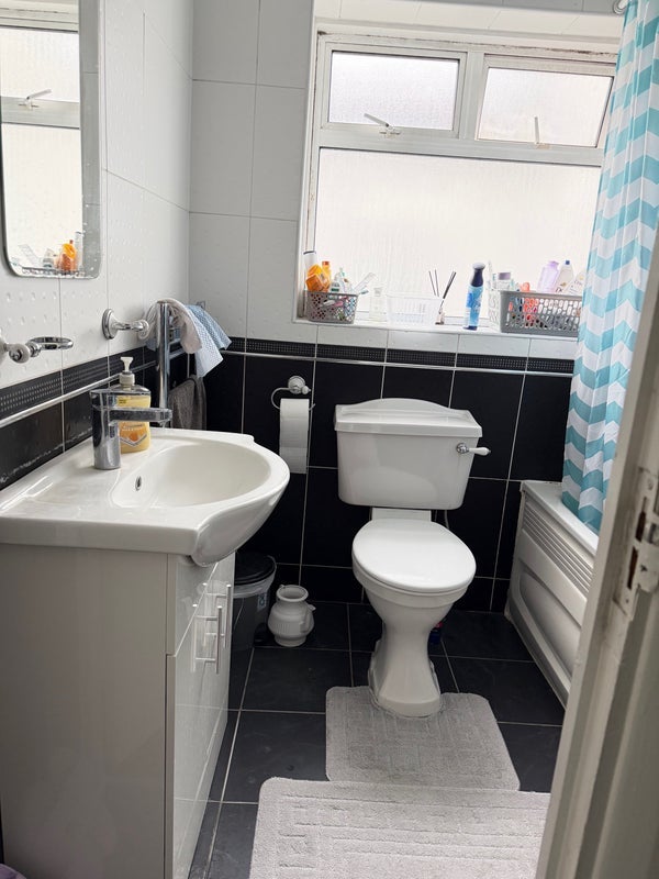 Room Romford Road in Greater London