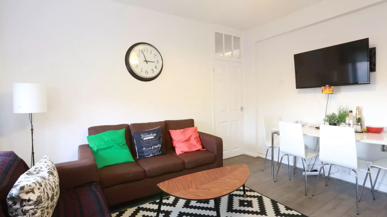Room Pomeroy Street in Greater London