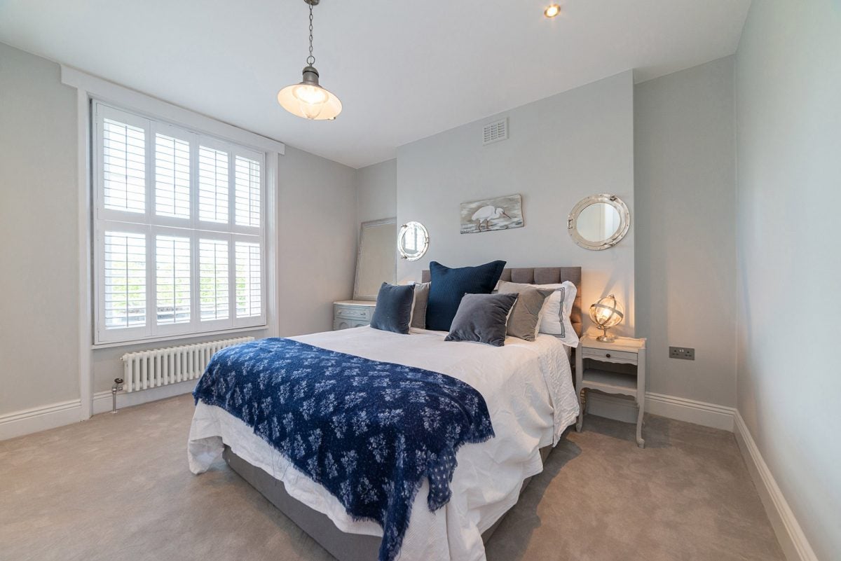 Flat Blomfield Road in London
