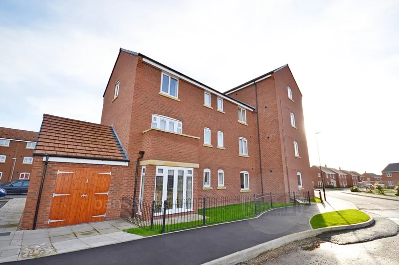 Flat Yarningale Road in Coventry
