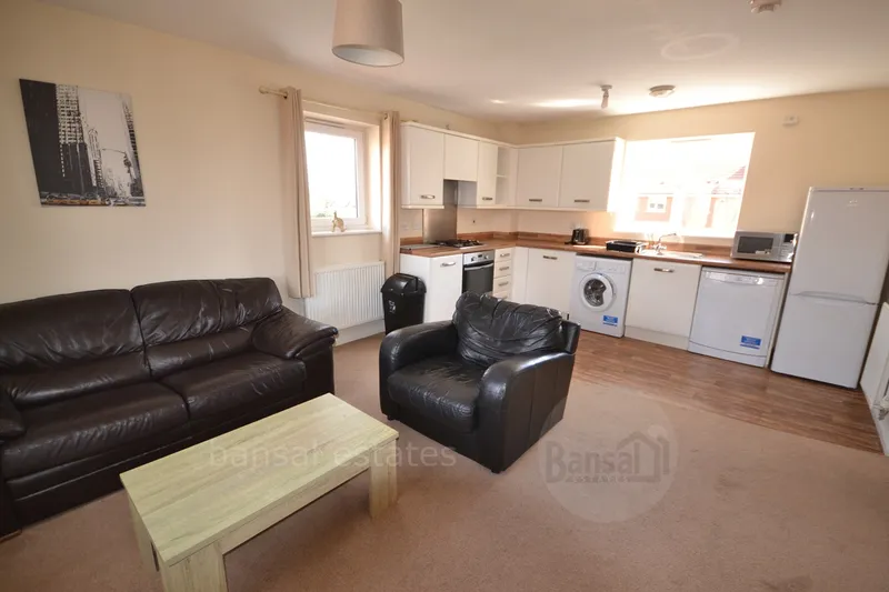 Flat Yarningale Road in Coventry