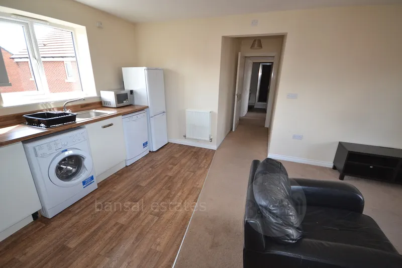 Flat Yarningale Road in Coventry