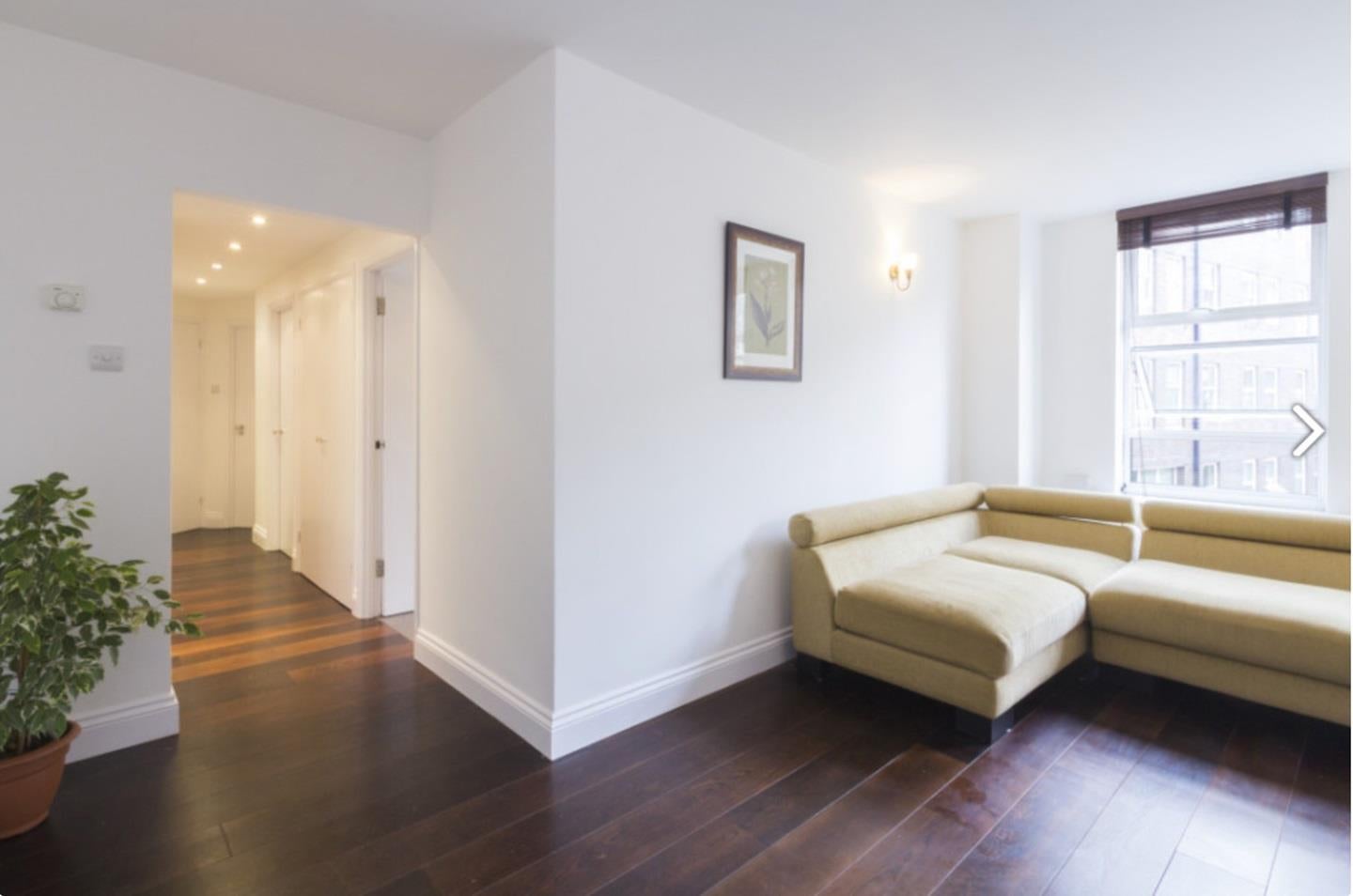 Flat Cheyne Walk in Greater London