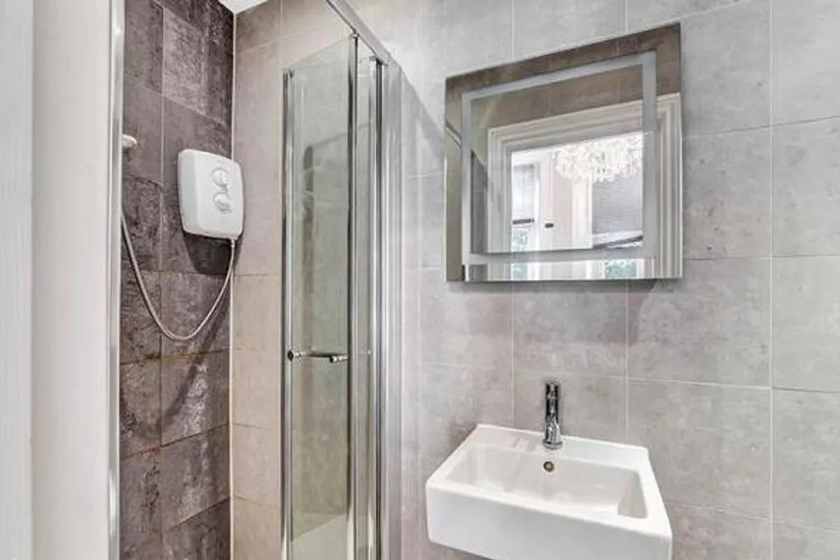 Flat Philbeach Gardens in Greater London