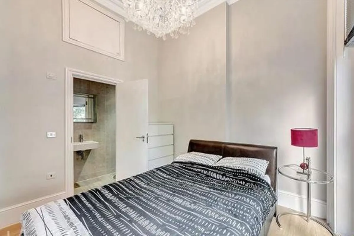 Flat Philbeach Gardens in Greater London