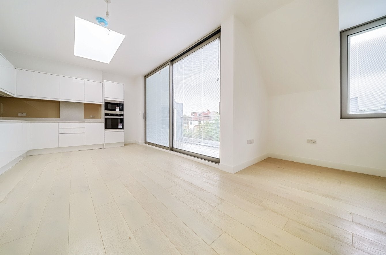 Flat Ancaster Road in Greater London