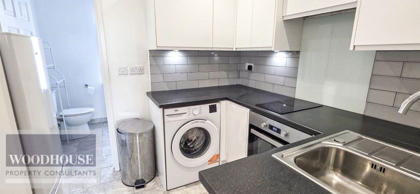 Flat Trinity Lane in Waltham Cross
