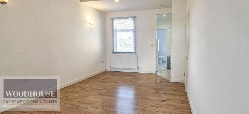 Flat Trinity Lane in Waltham Cross