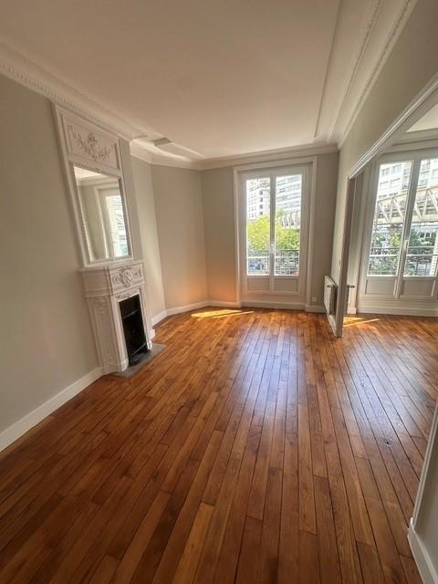Flat Boulevard de Grenelle in Paris