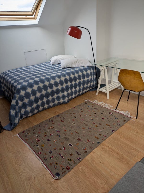 Room Rona Road in Greater London