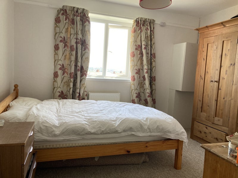 Room Ardern Close in Bristol