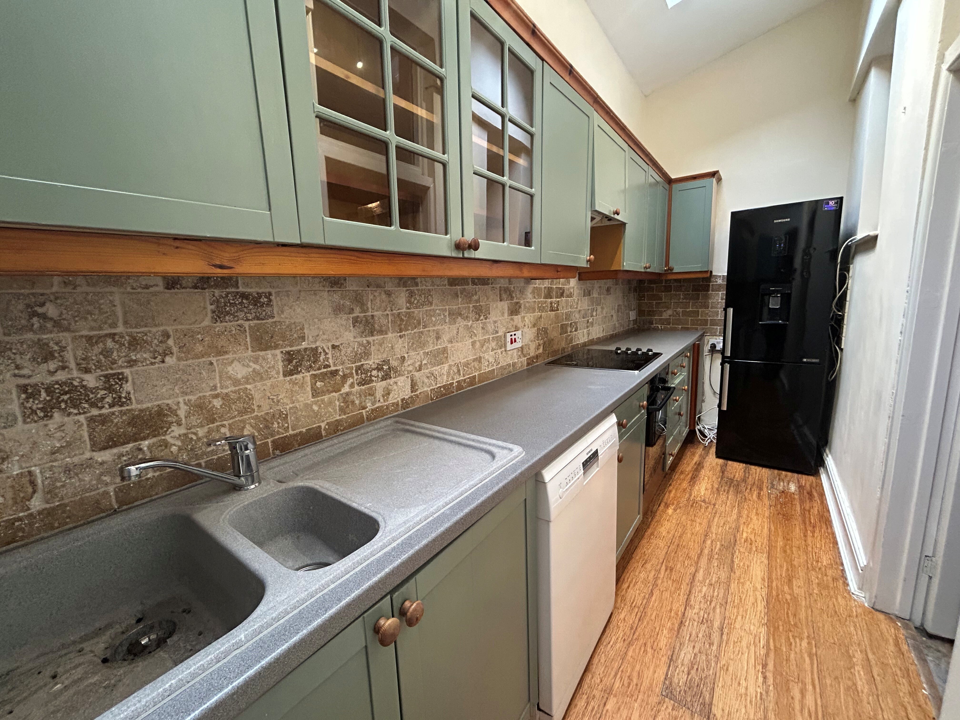 Flat Victoria Walk in Bristol