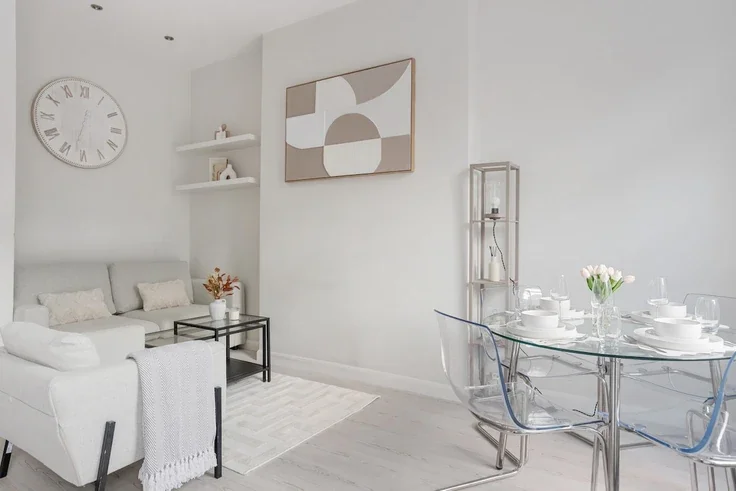 Flat Queensway in City of Westminster