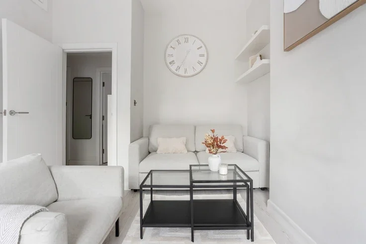 Flat Queensway in City of Westminster