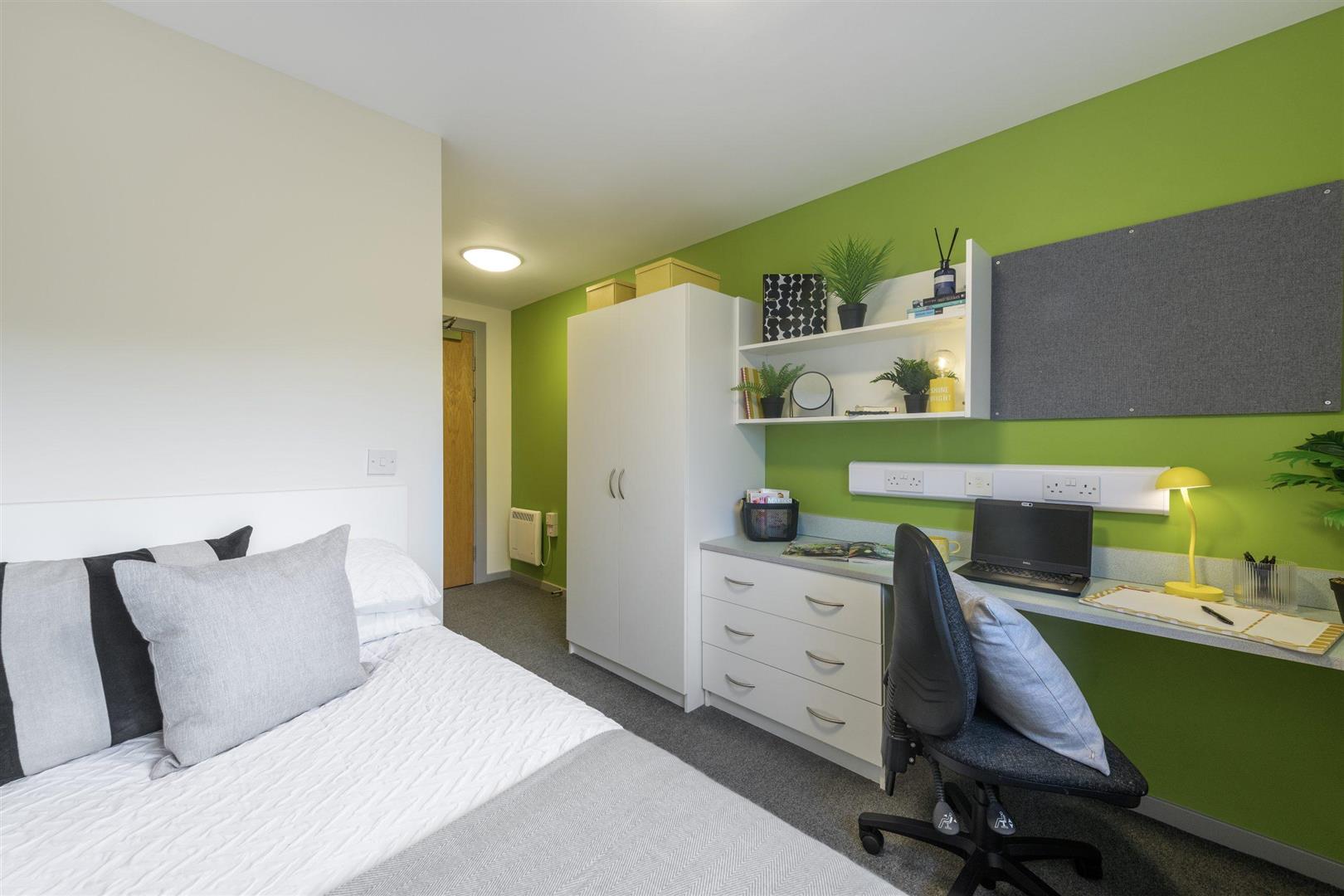 Room Portland Road in Newcastle upon Tyne