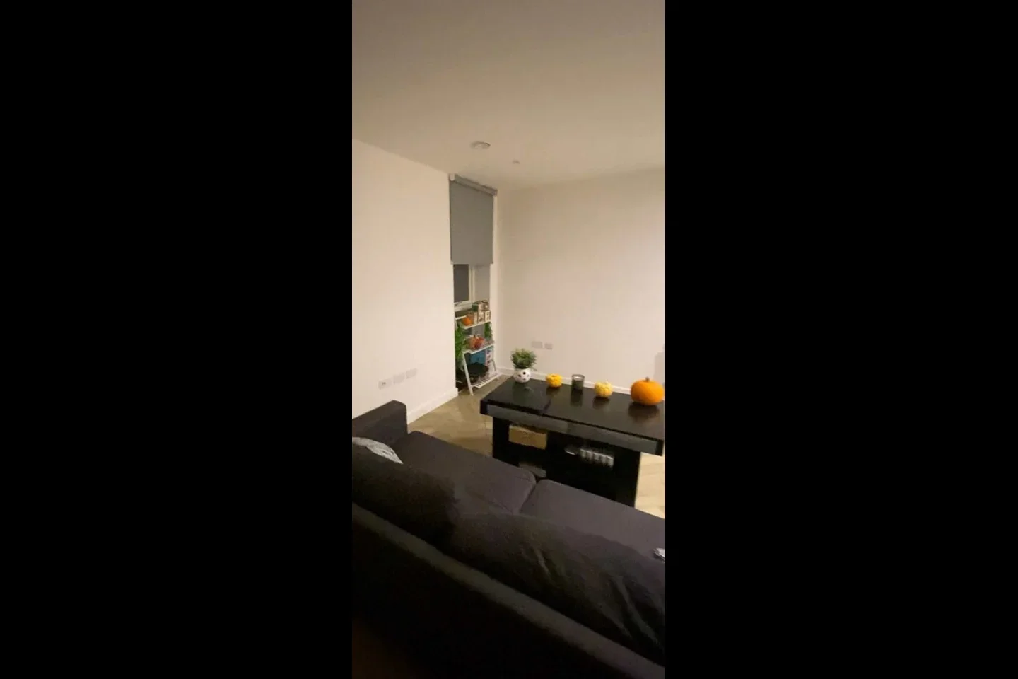 Room Pressing Lane in Greater London