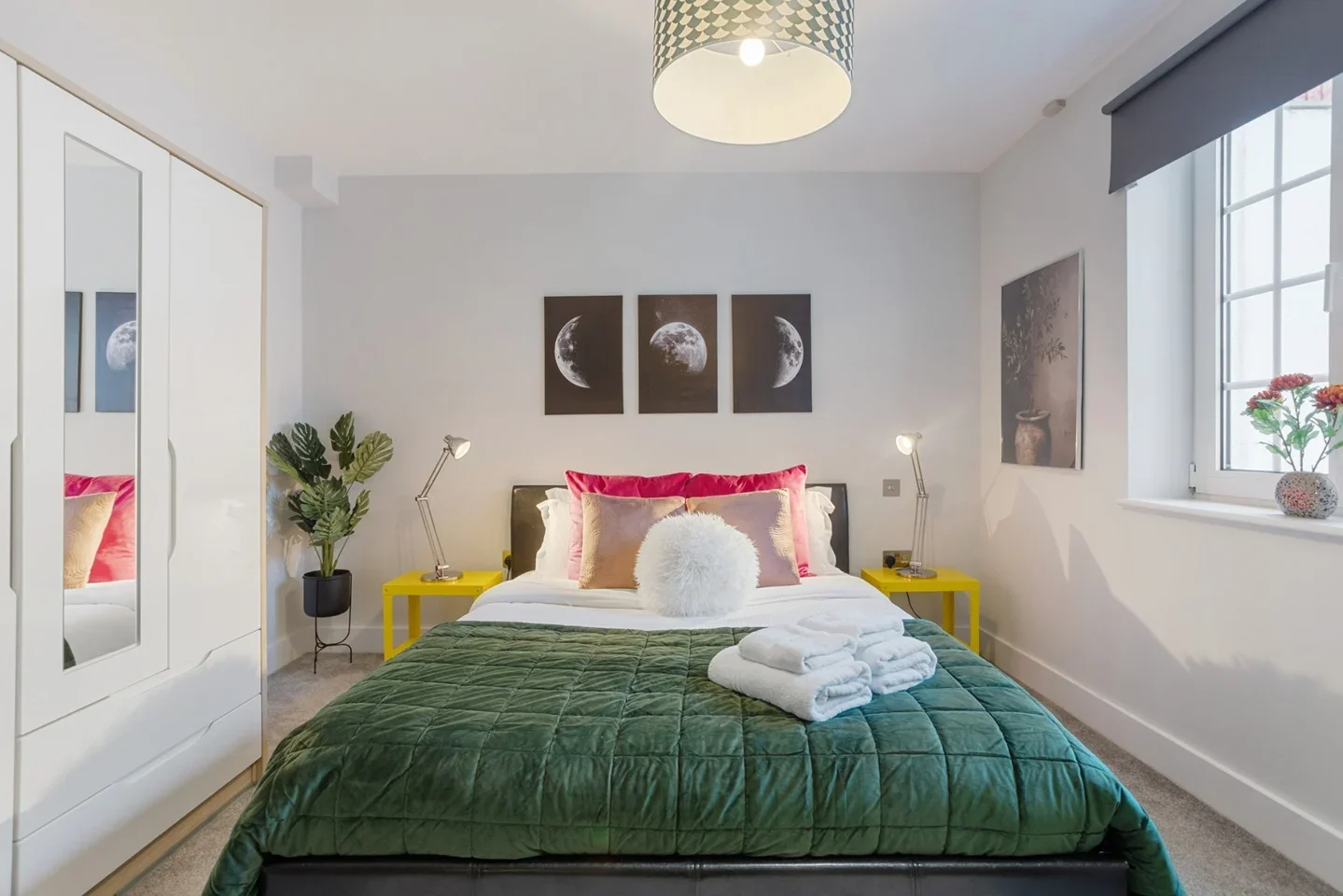 Flat Hendon Way in Greater London