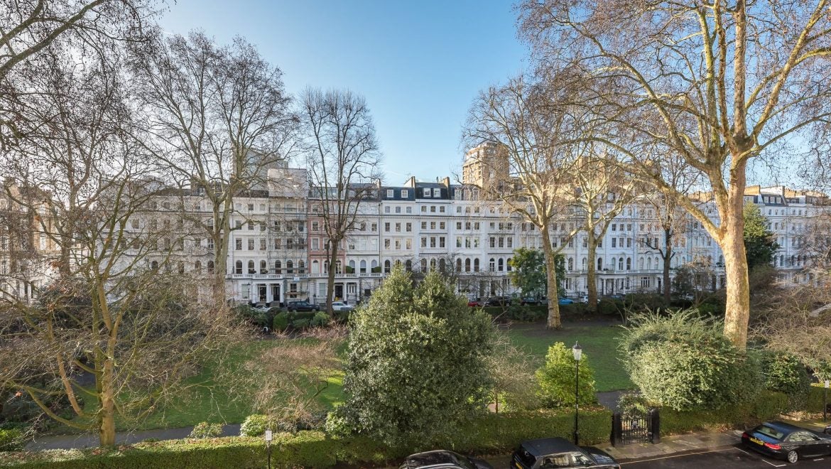 Flat Cornwall Gardens in Greater London