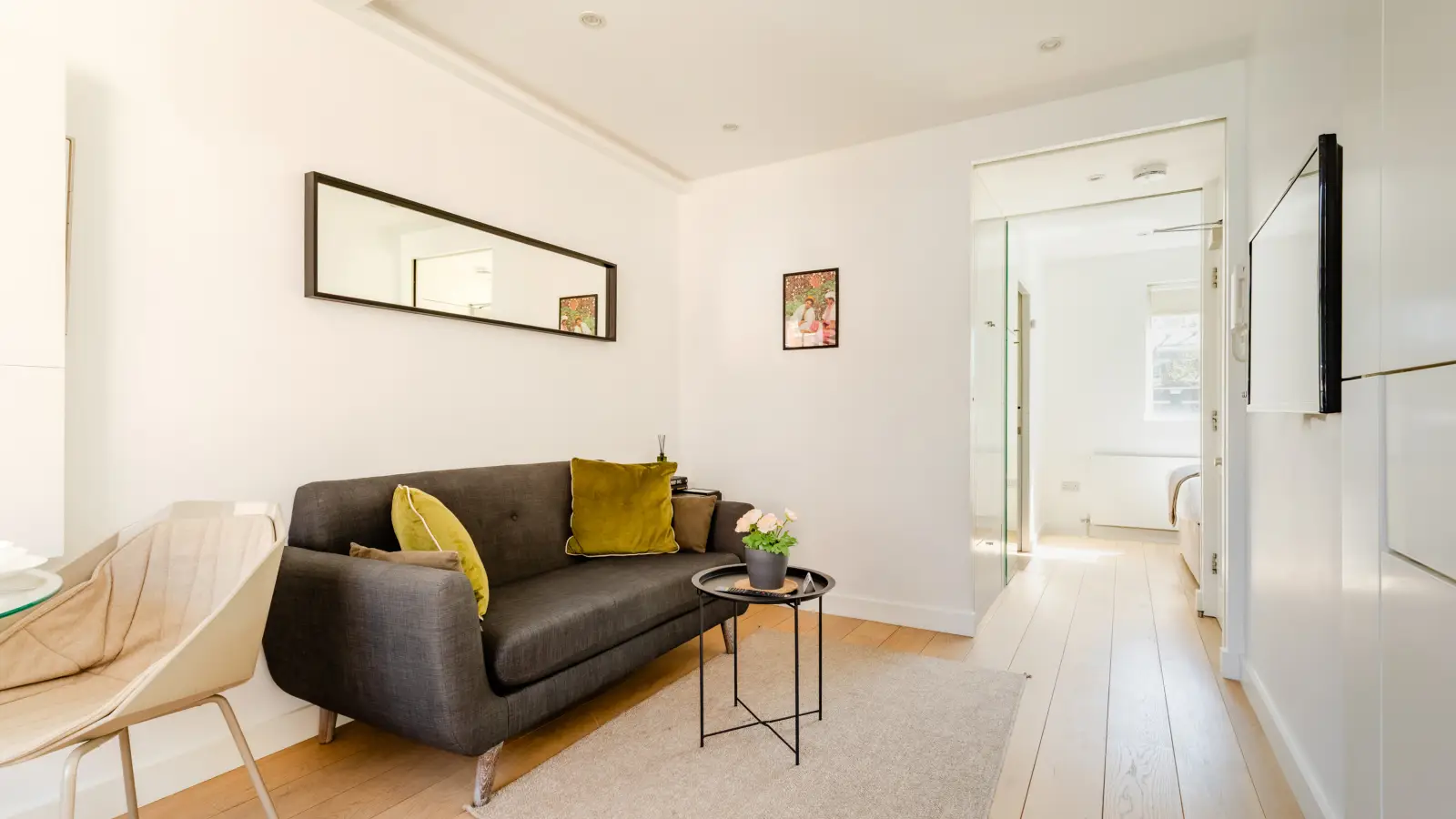 Flat Wardour Street in City of Westminster
