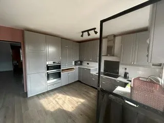 House Edgehill Gardens in Greater London