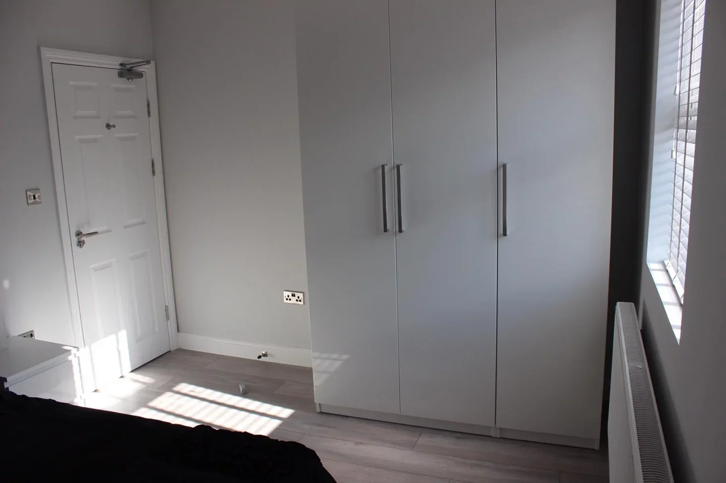 Room Romborough Way in Greater London