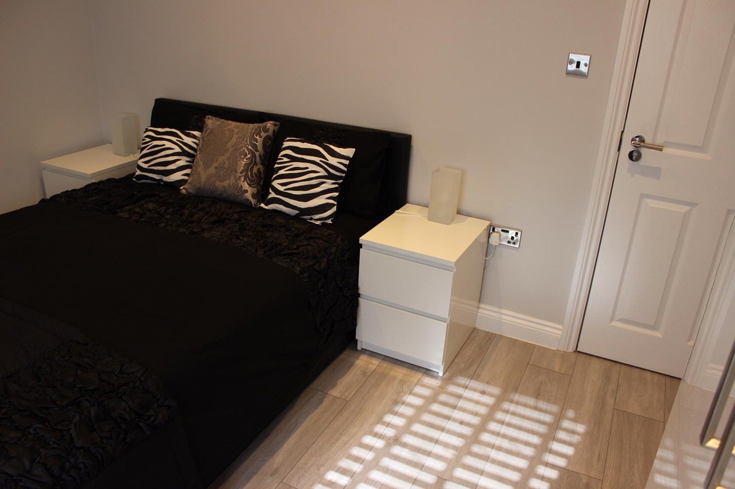 Room Romborough Way in Greater London