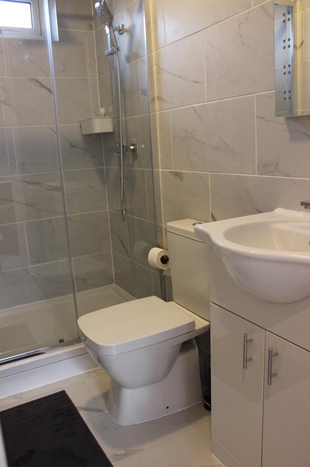 Room Romborough Way in Greater London