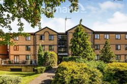 Flat Queen Alexandra Road in High Wycombe