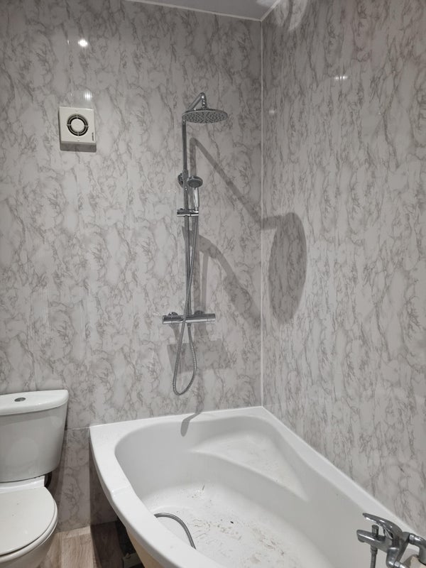 Room Mostyn Avenue in Greater London