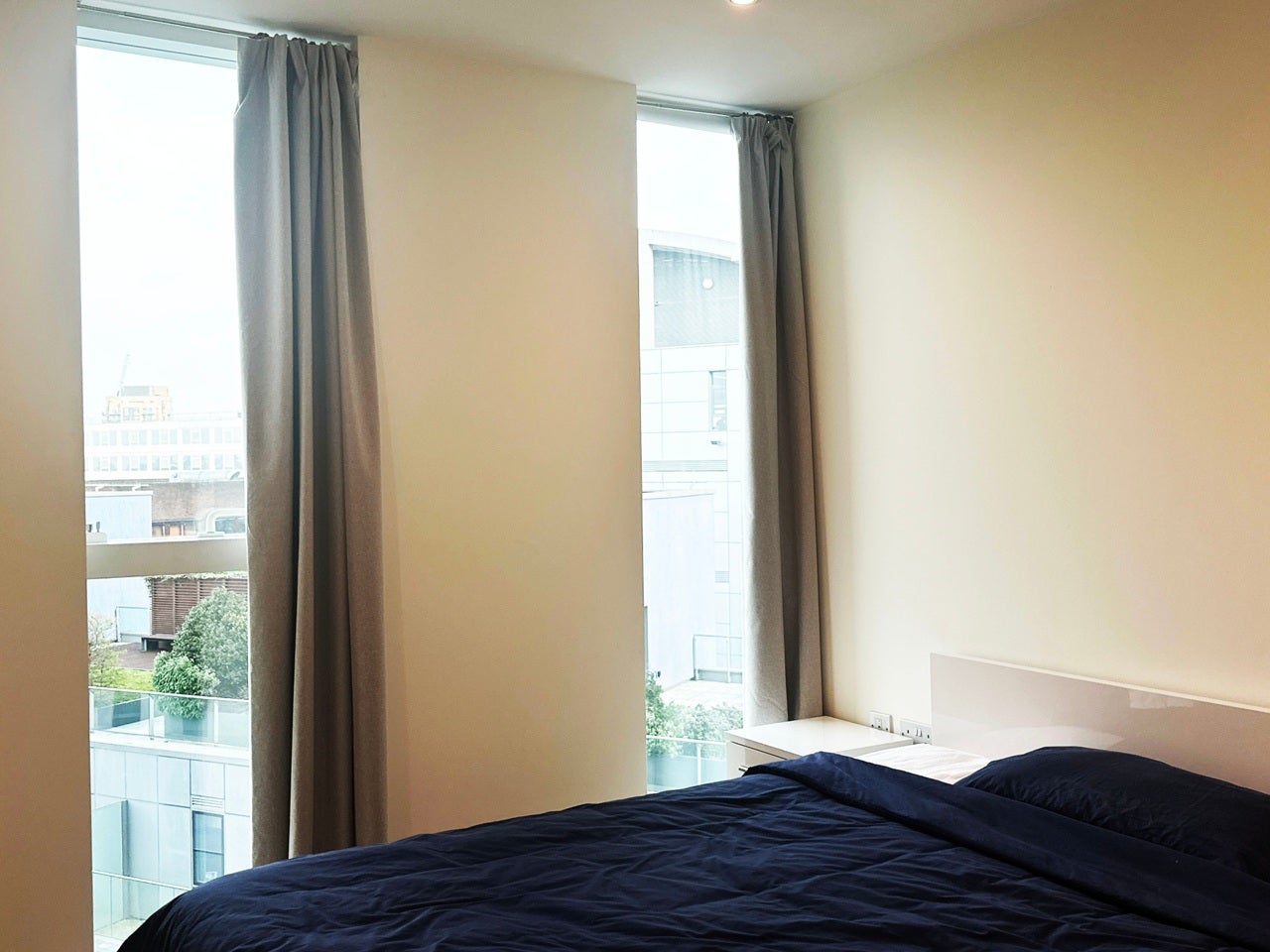 Flat Wellesley Road in Greater London