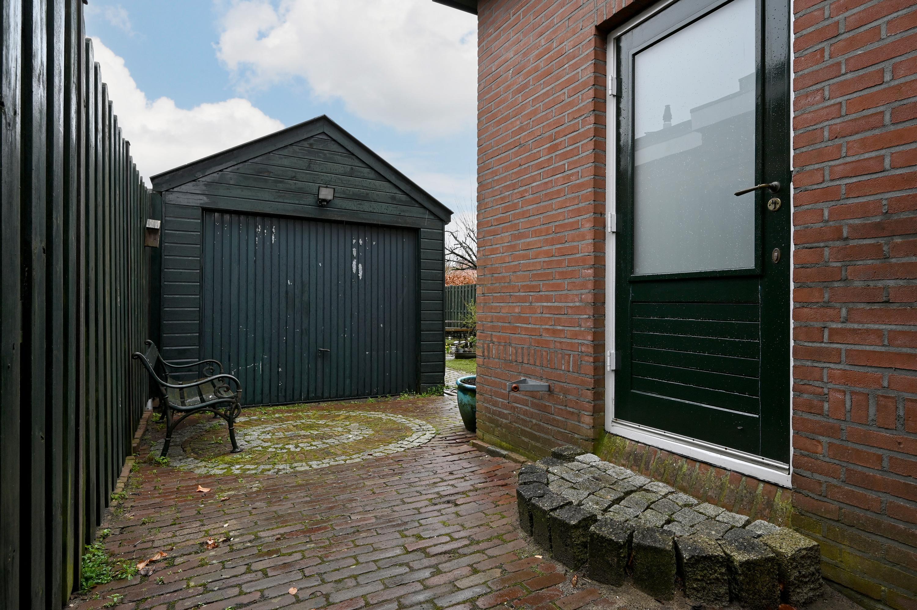 Twee-onder-één-kap te koop: Kerklaan 7, Amstelhoek