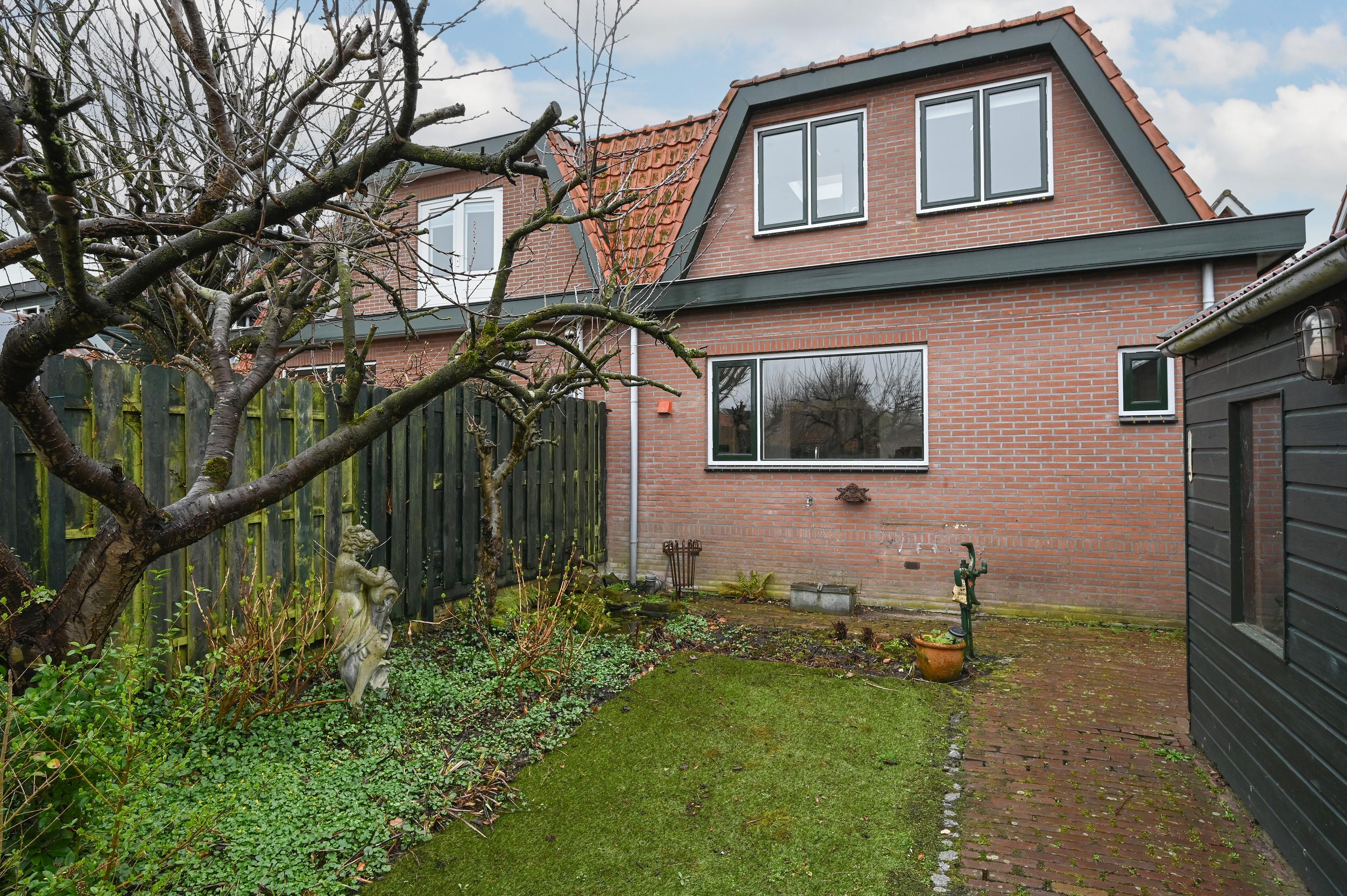 Twee-onder-één-kap te koop: Kerklaan 7, Amstelhoek