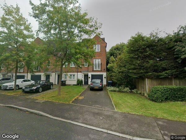 House Halton Road in Caterham on the Hill