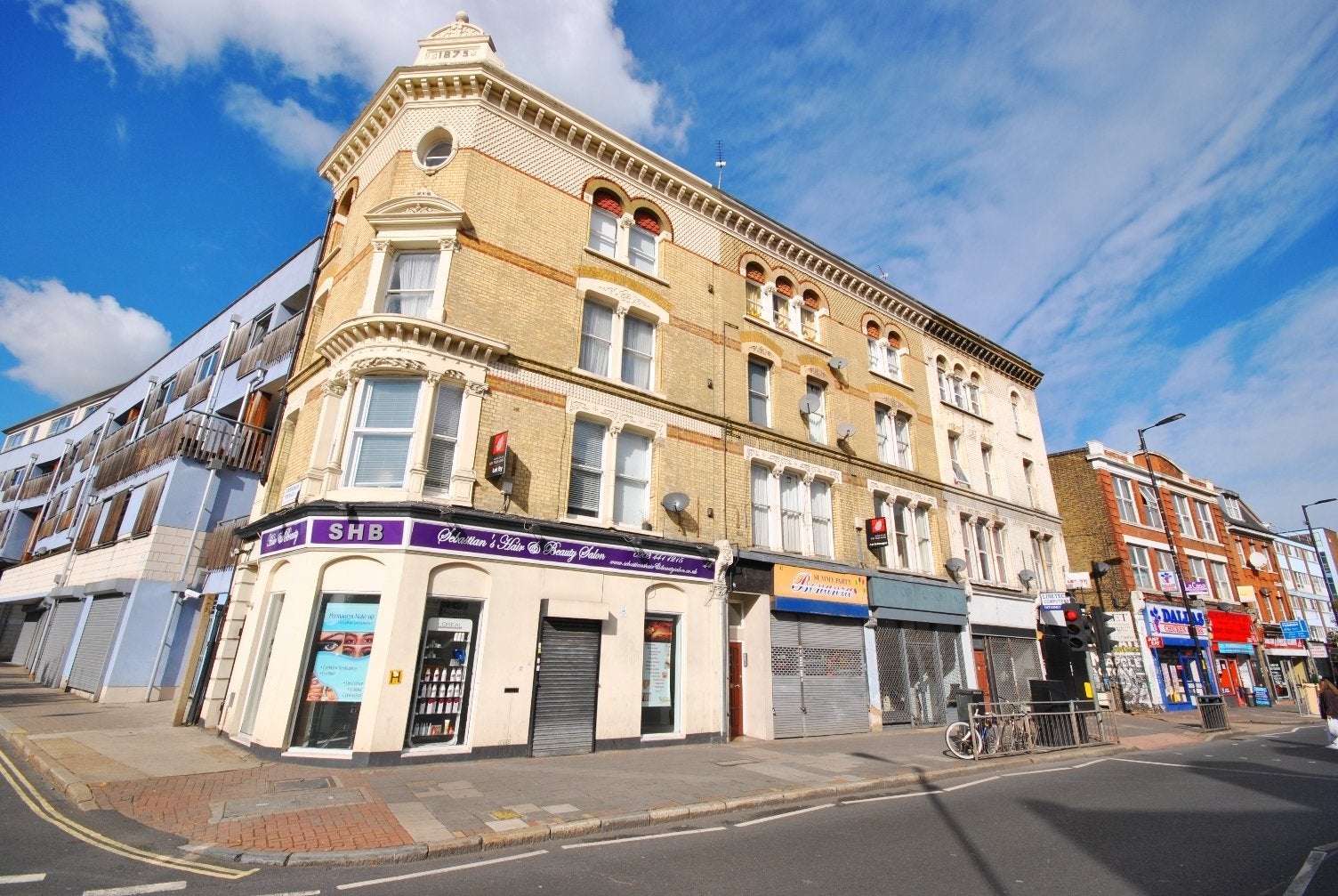 Flat Albany Road in Greater London